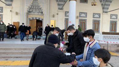 Photo of TÜGVA Nur Camide Maske Ve Çikolata Dağıttı