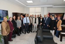 Photo of Sedat Şahin, beraberindeki heyet ile birlikte Osman Polat’ı makamında ziyaret etti